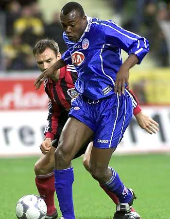 通过观看对 通过观看对